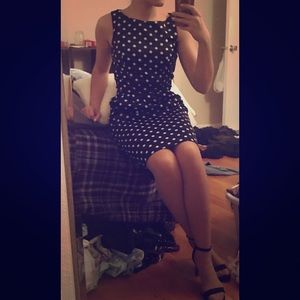 Sheath dress with pockets!